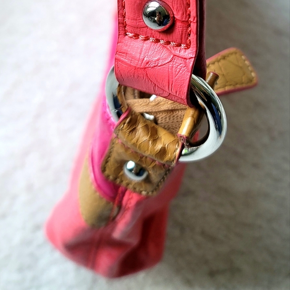 G By Guess Shoulder Purse - Picture 7 of 7